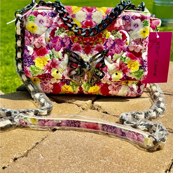NWT! Betsy Johnson Floral Butterfly Chain Quilted Heart Puff Crossbody Bag - Picture 8 of 11